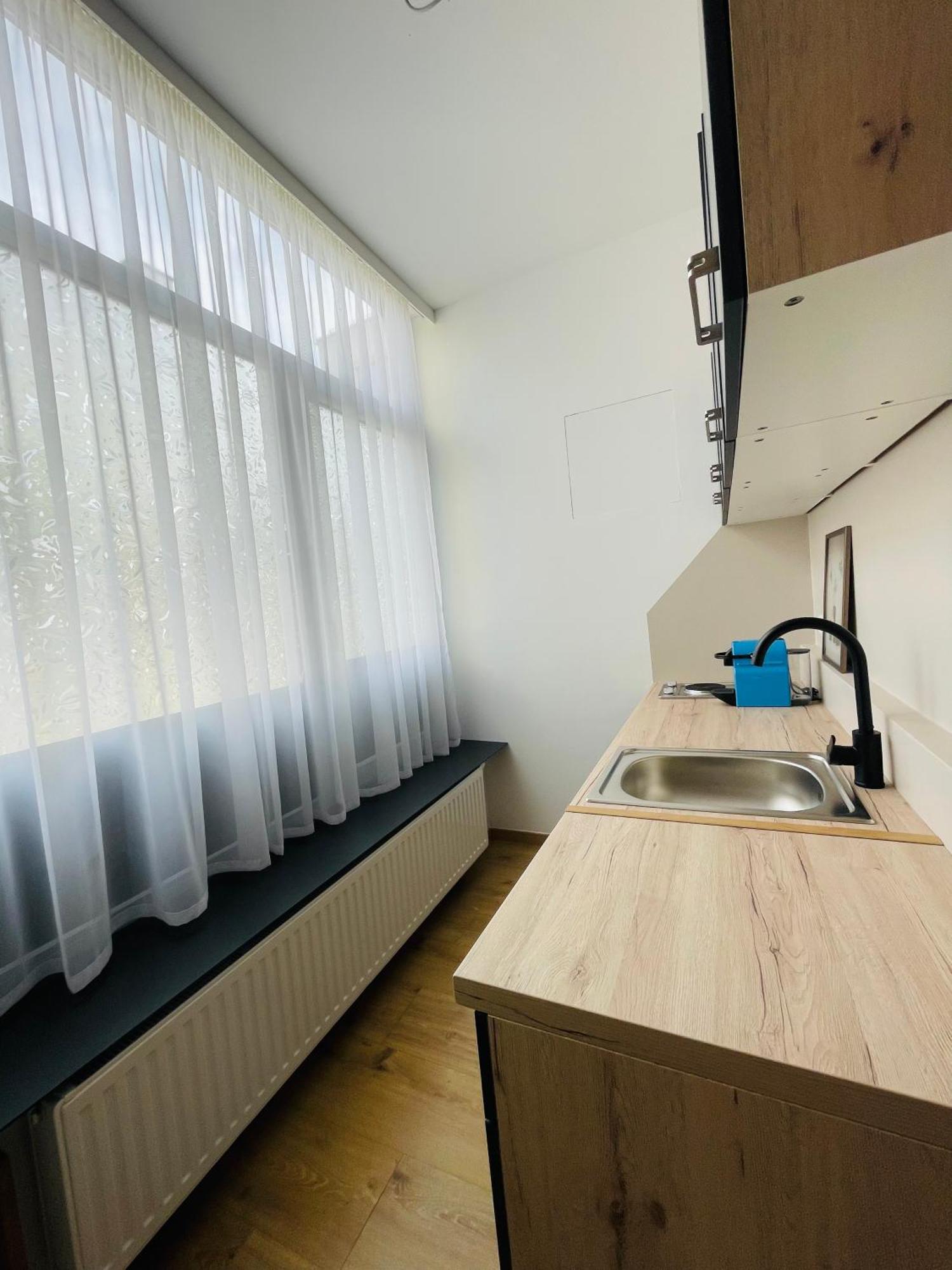 Salon Des Fleurs Linz-landstrasse Apartment